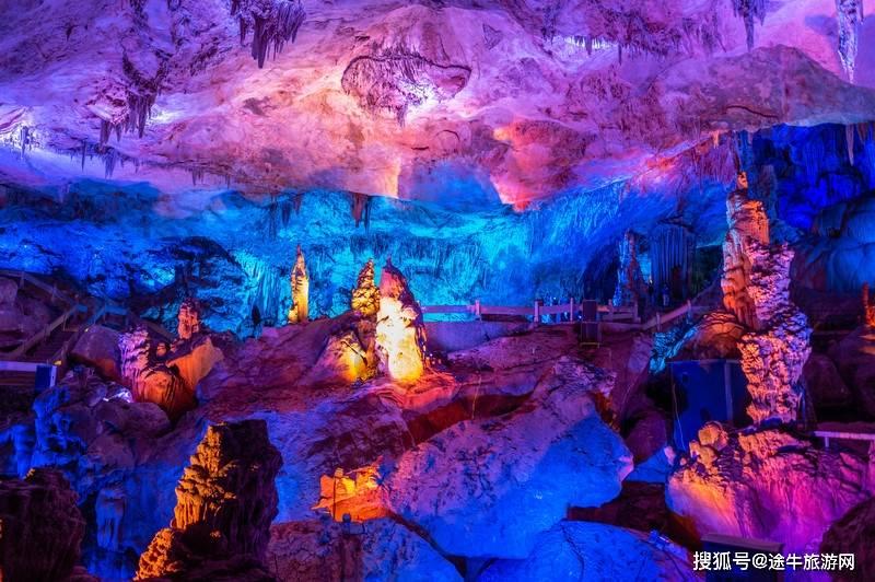 卡通红色汽车拼图