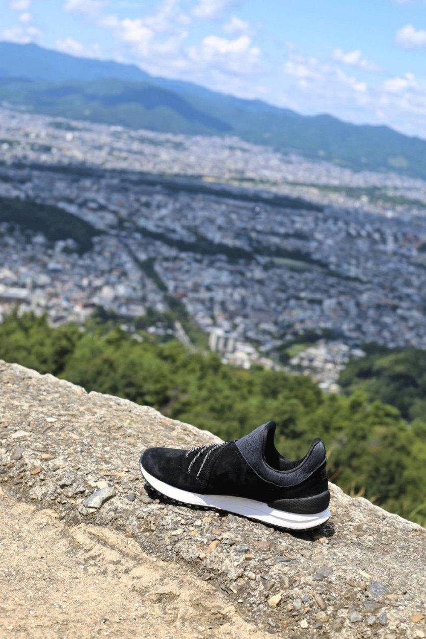 逃出小村落