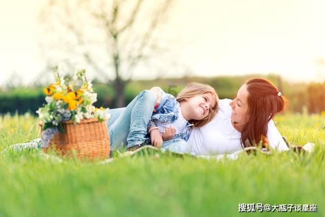 市委召开全市“两会”中共党员代表委员会议