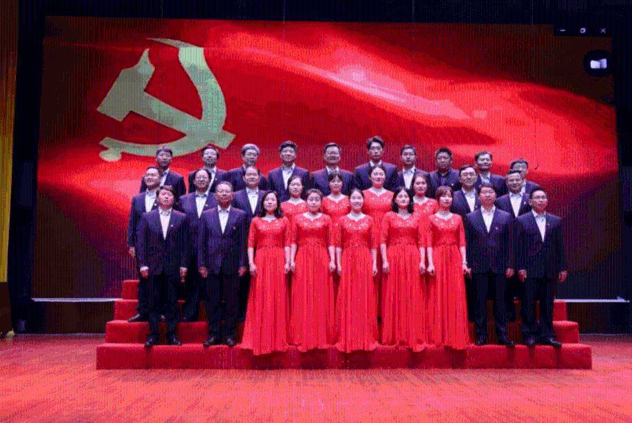 十三岁一个人远渡韩国，努力的让人心疼，为什么还有那么多黑王一博？游戏画面